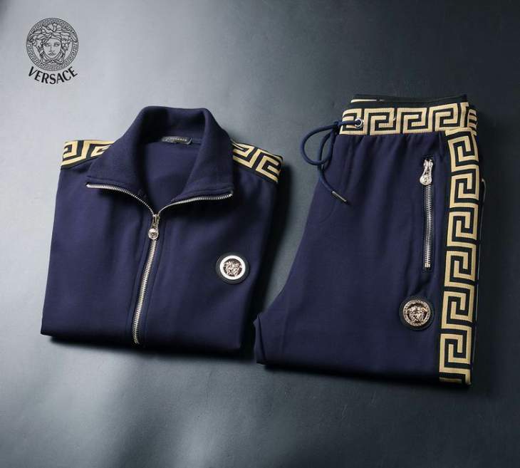 Picture of Versace Sweater Suits _SKUVersaceM-3XL25cn1042787